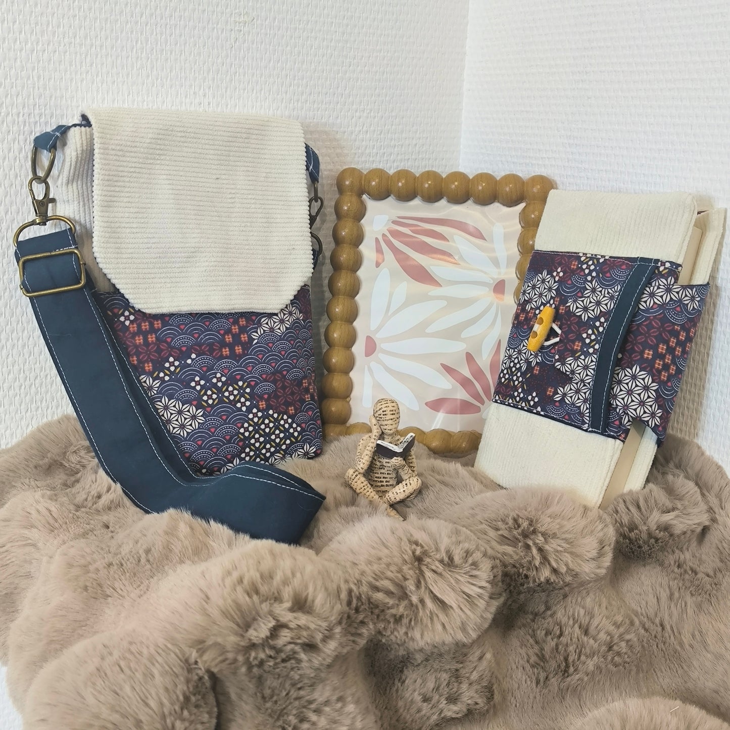 Découvrez la housse de livre de poche avec la couverture de livre de poche