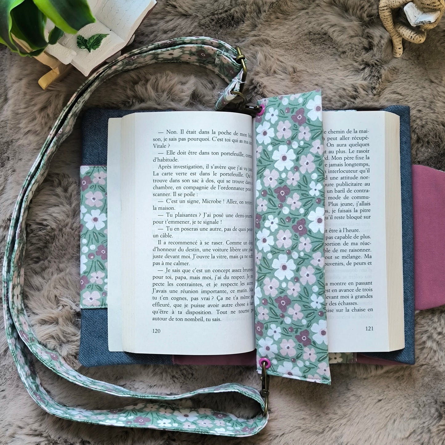 Marque-page bandoulière pour livre de poche